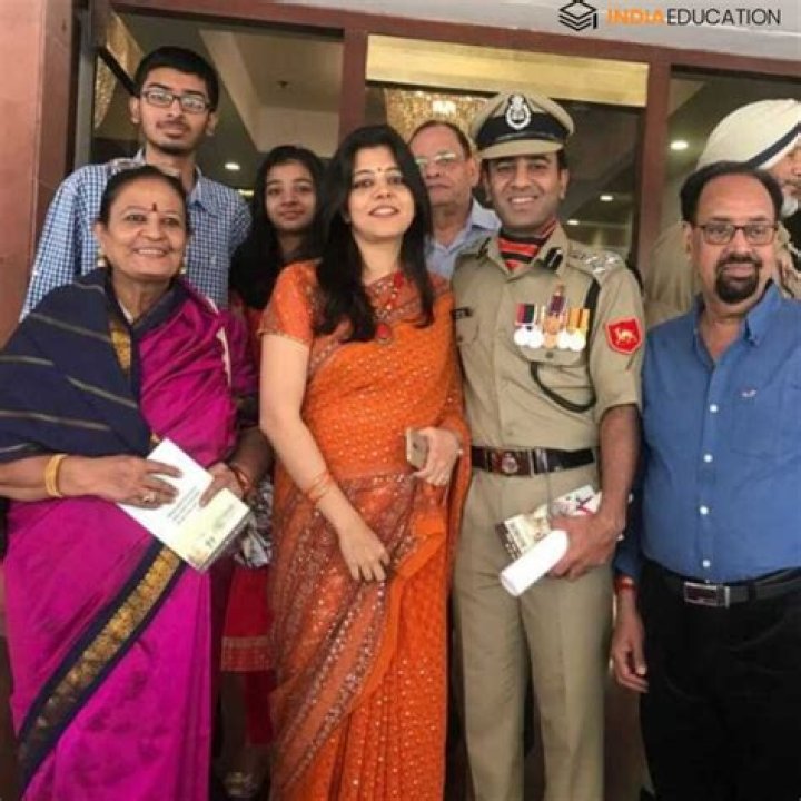 IPS Amit Lodha Wikipedia, Age, Khakee, IIT/UPSC, Family, Posting JKYouth