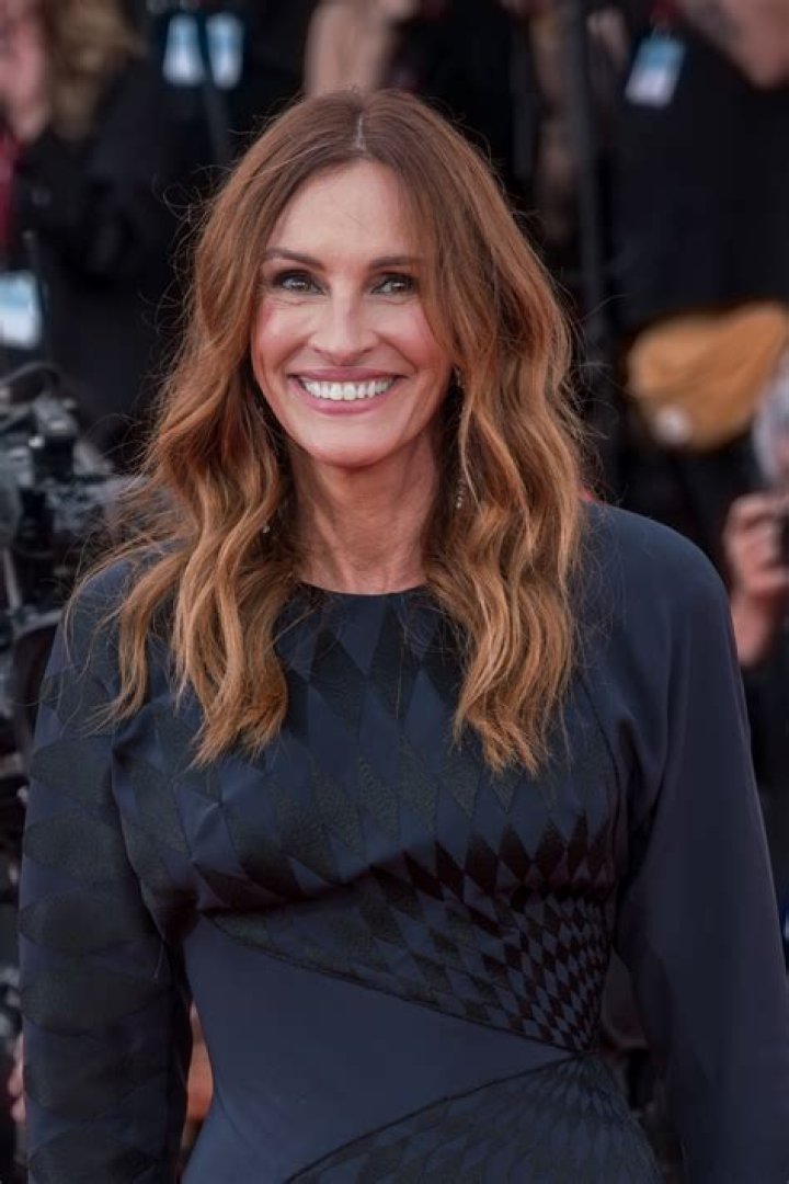 Julia Roberts' 16YearOld Daughter Makes Her Red Carpet Debut at