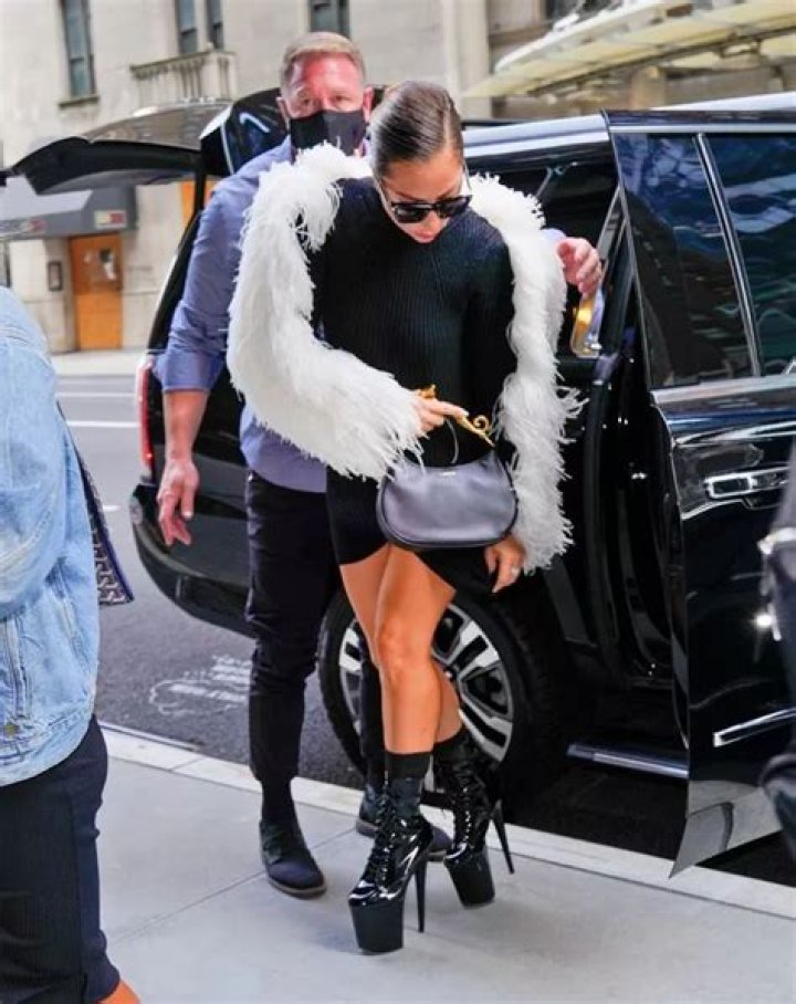 Lady Gaga without high heels r/pics