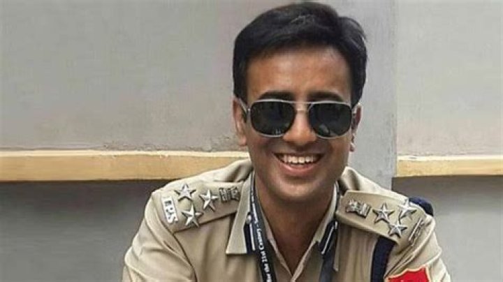 Who is IPS Amit Lodha, facing graft case for Netflix's Khakee? 10
